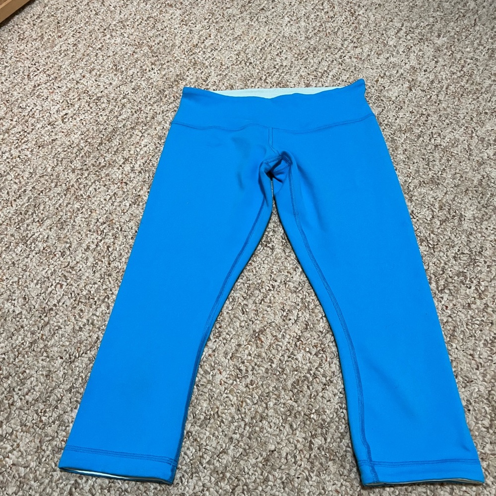 Lululemon Blue Fast and Free 21” Crop Size 6 - Picture 1 of 8